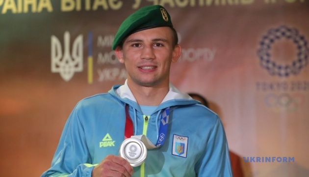 Срібний призер Олімпіади-2020 Олександр Хижняк повернувся в Україну
