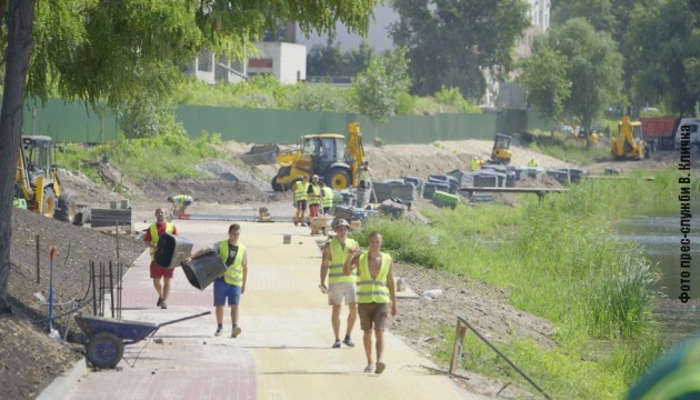 Озера та кримсько-татарська альтанка: на Троєщині відкриють оновлений парк