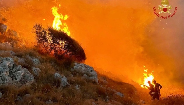 Біля Рима палають ліси – мешканців евакуюють