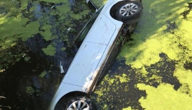 На Черкащині автомобіль впав із дамби в річку: загинули дві людини