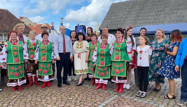 Українці провели свято на честь ювілею незалежності України у латвійському місті Вентспілс