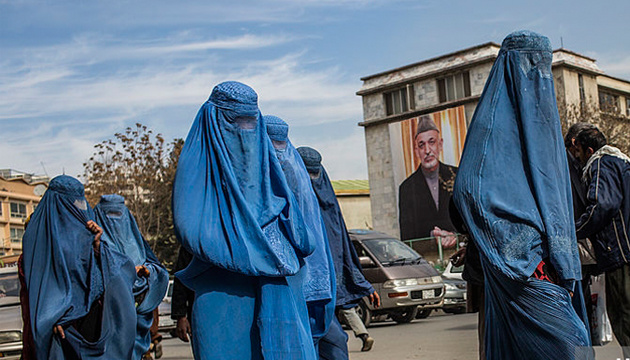 ООН закликає талібів відкрити середні школи для афганських дівчат