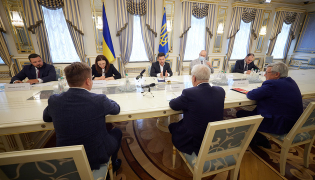 Zelensky trata con representantes de la francesa Aerogestion la creación de una compañía aérea nacional de Ucrania