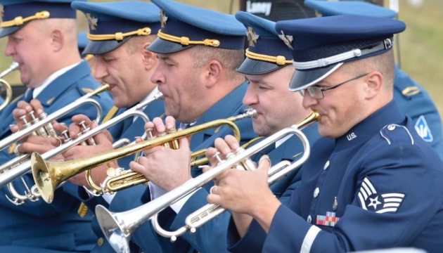 Оркестр ВВС США прибыл в Киев для участия в мероприятиях на День Независимости