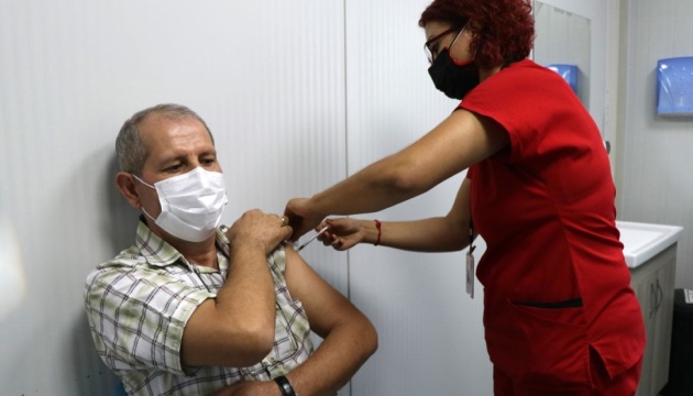В аеропорту Анкари тепер можна вакцинуватися від коронавірусу