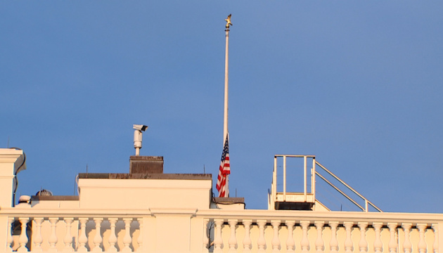 Хвилина мовчання і приспущені прапори: у Штатах вшанували пам'ять загиблих військових