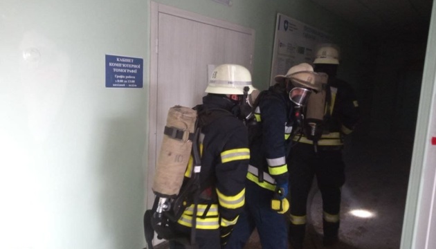 У Волновасі під час гасіння пожежі рятувальники евакуювали з лікарні 110 людей