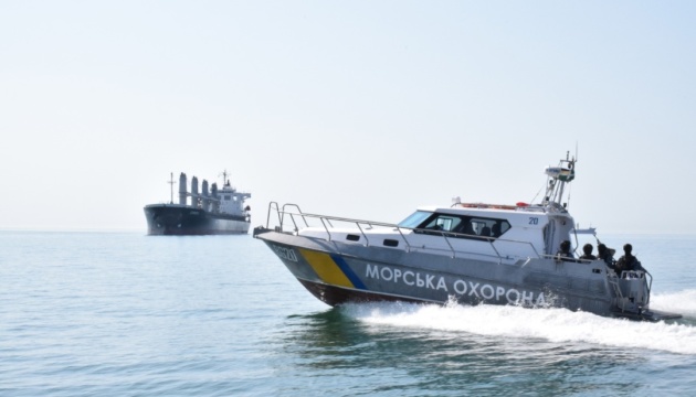 Біля узбережжя України виявили судно, яке забруднило воду в Чорному морі