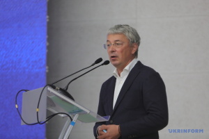 Ткаченко порадив фейсбучним «експертам» йди на фронт або у волонтери