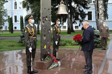 U.S. Congress delegation honors fallen defenders of Ukraine - Defense Ministry