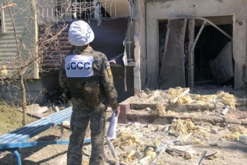 Peaceful settlements in Luhansk region come under fire