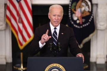 Biden urges Congress to swiftly pass bill with aid for Ukraine 