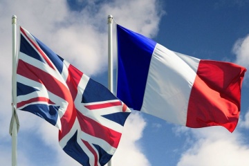 Paris et Londres s’engagent à soutenir l’Ukraine « aussi longtemps que nécessaire »