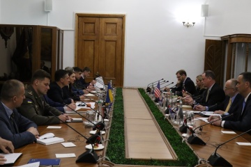 Deputy defense minister, U.S. experts discuss agreement on research projects