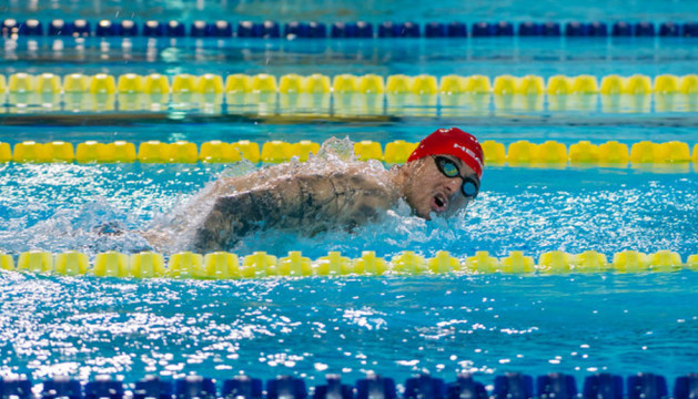 Nadador Ostapchenko se lleva el oro en las Paralimpiadas