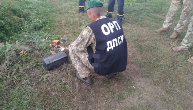 Прикордонники виявили вибухівку та боєприпаси у курортній Кирилівці