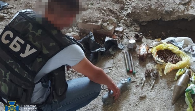 СБУ виявила схрон бойовиків, в якому ховали елементи вибухового пристрою