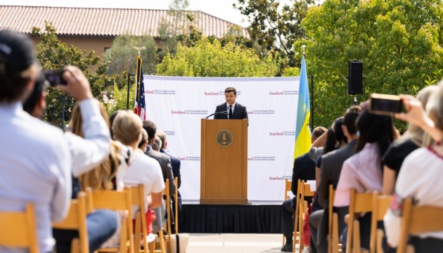 ゼレンシキー大統領、米大学で演説　「ウクライナはどんなことでもできる民主的国家」