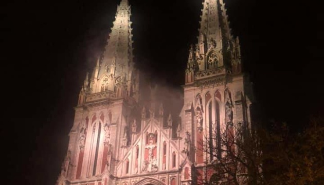 В Киеве горит Николаевский костел