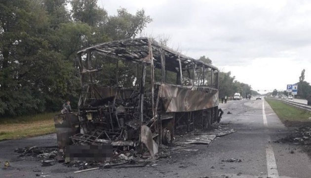 На Житомирщині автобус зіткнувся з вантажівкою – є загиблий