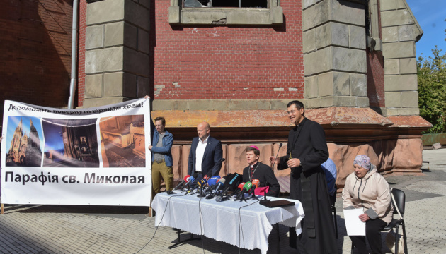 Католицька парафія просить Зеленського передати їй костел Святого Миколая у Києві