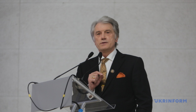 Ющенко просить українців об’єднатися та зберігати спокій