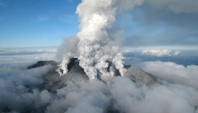 Возросло количество жертв извержения вулкана в Индонезии