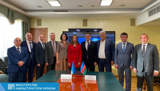 Україна та Азербайджан домовилися про збільшення квоти дозволів на вантажні автоперевезення