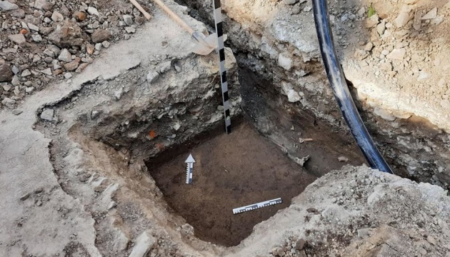 У Кам'янці-Подільському під час прокладання траншеї виявили давньоруське поховання