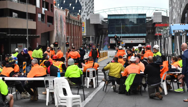 У Мельбурні після протестів будівельників проти вакцинації закрили будмайданчики
