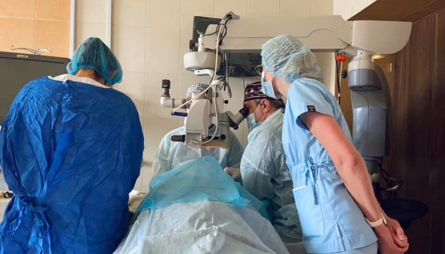 Львівські офтальмологи вперше за 20 років провели трансплантацію рогівки ока