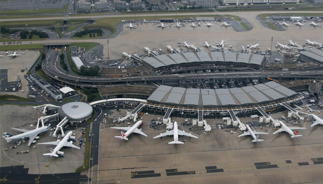 Аеропорти Парижа не працювали пів години через технічний збій