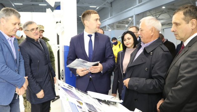 Лещенко назвав пріоритетом просування української сільгосптехніки на експорт