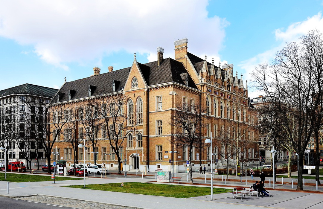 Академічну гімназію (Akademisches Gymnasium) на Бетховенплац, 1