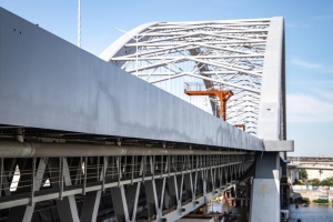 Коммунальщики объяснили, почему «забуксовало» строительство Подольского моста