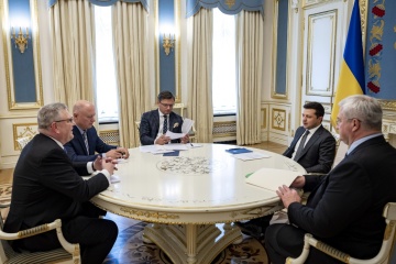 Presidente recibe credenciales del nuncio apostólico, embajadores de Israel y Letonia