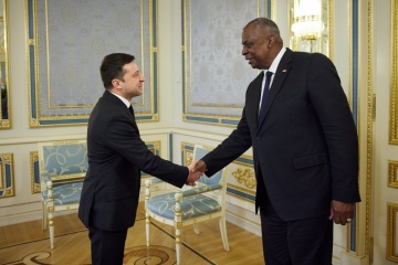 Selenskyj trifft sich mit US-Verteidigungsminister