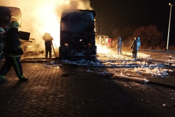 Region Charkiw: Autogas explodiert an Tankstelle, zwei Lkws ausgebrannt