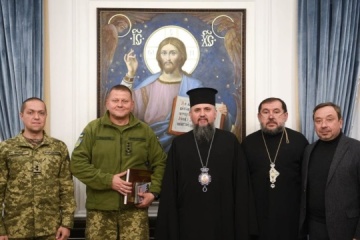 Epiphanius, Zaluzhny discuss situation in JFO zone, law on chaplains