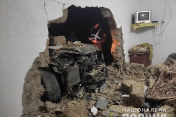 Verkehrsunfall in Region Odessa:  Auto durchbricht Wand und landet in der Küche