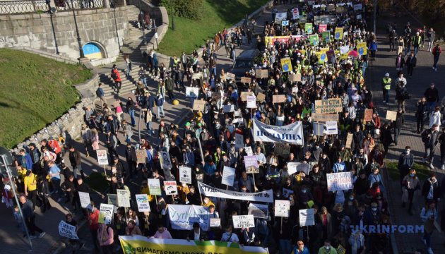 Активісти вийшли на «Марш за Київ»: вимагають покращення міського середовища