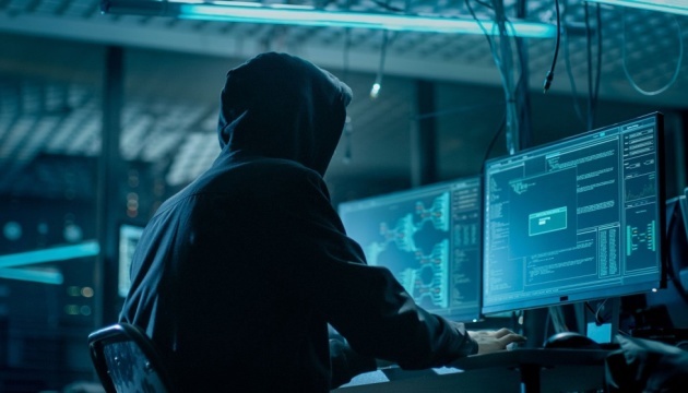 Cyberattacken auf 100 Unternehmen 150 Mio. US-Dollar Schaden: Verantwortlicher Hacker in Kjyiw festgenommen