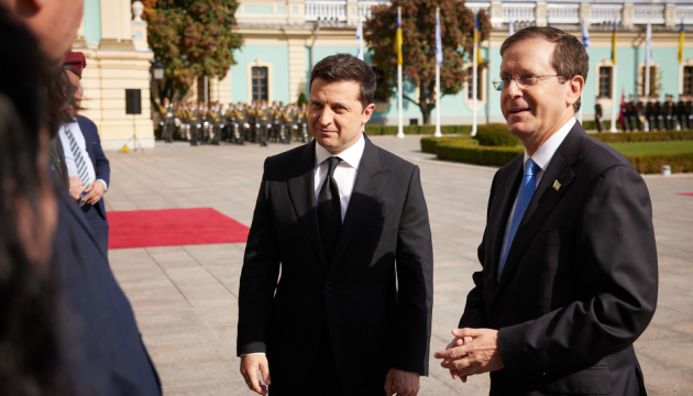 Zelensky trata con Herzog los desafíos de seguridad que plantea la agresión de Rusia contra Ucrania