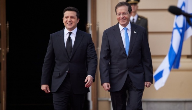 Zelensky meets with Israeli president