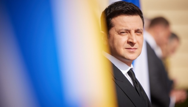 Зеленский обратился к украинцам: Мы — непобедимый народ, потому что у нас есть достоинство
