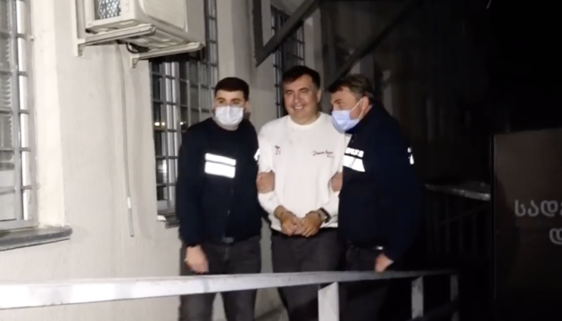 Появились новые кадры задержания Саакашвили