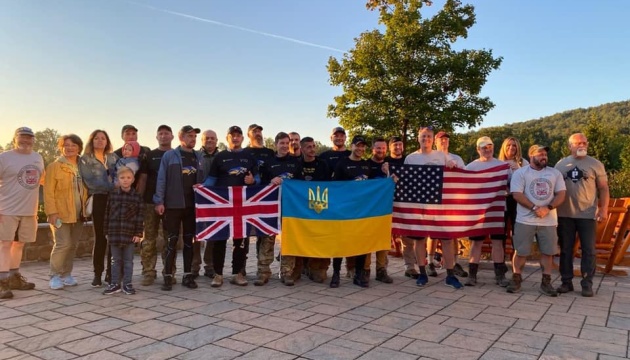 Українські ветерани здійснили марш-кидок у США