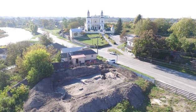 На Хмельниччині археологи досліджують Полонську фортецю XVII-XVIII століть
