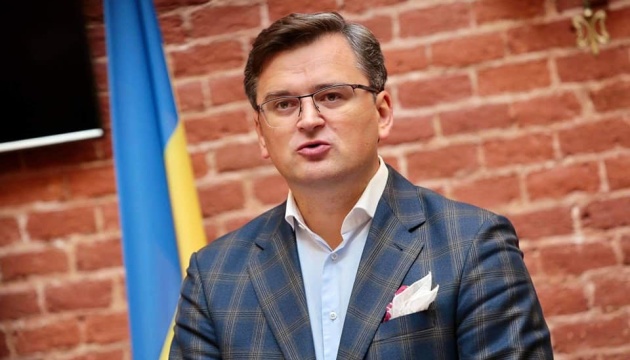 Кулеба назвав помилкою заборону української символіки на акціях у Берліні