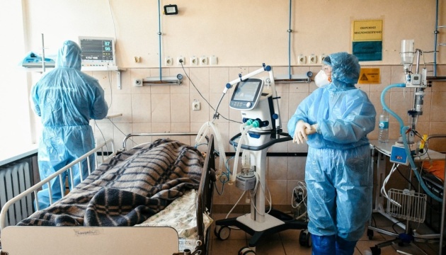 У чернігівських лікарнях зайняті майже 94% ліжок для COVID-хворих